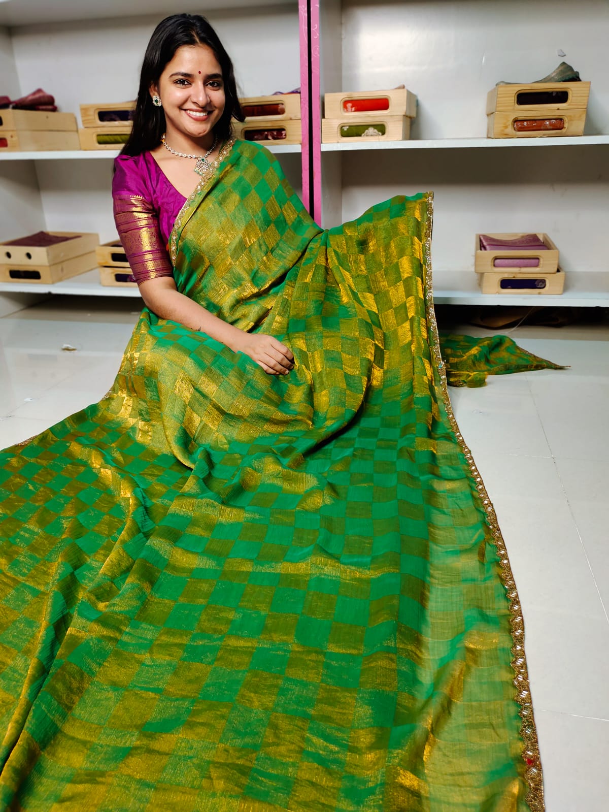 దీపావళికి చీరలు ఆఫర్ చేయండి