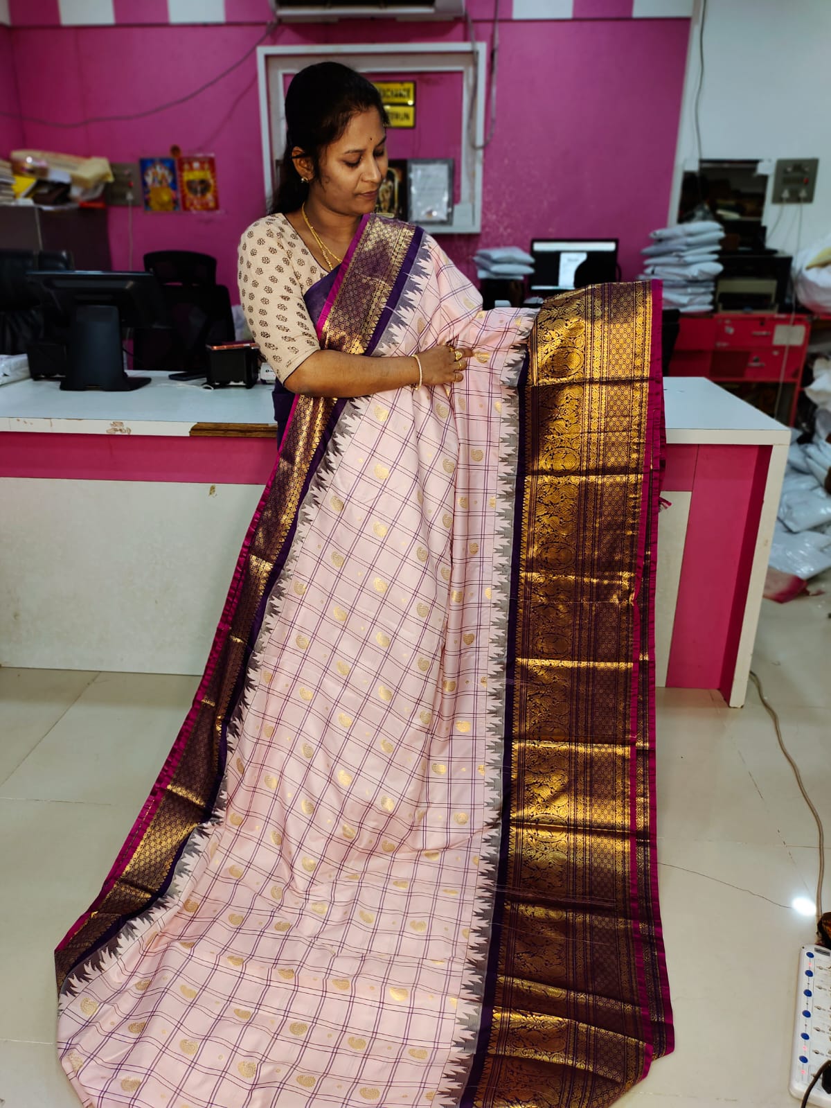 60% offer gadwal saree