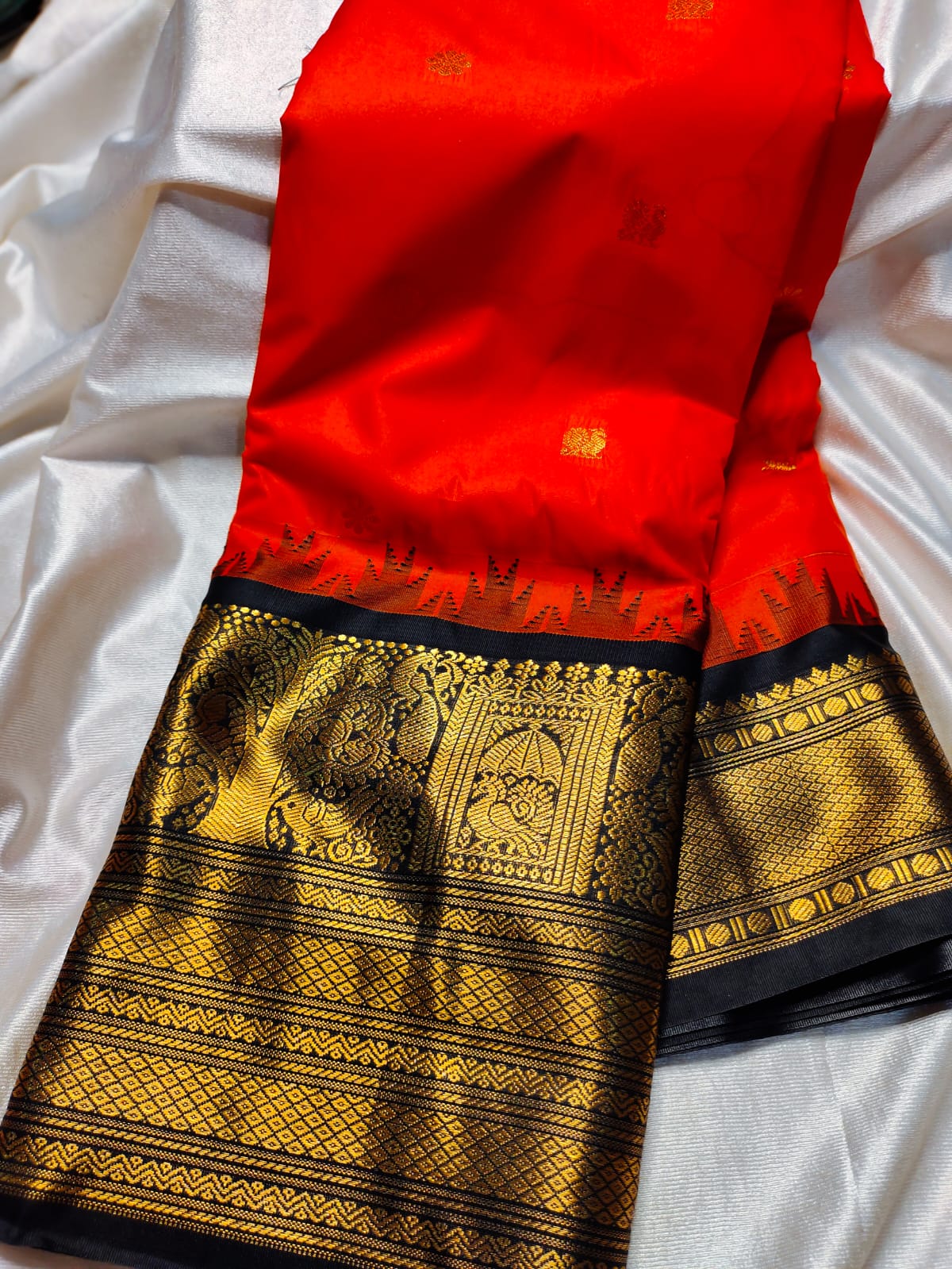 Vitange gadwal silk Saree