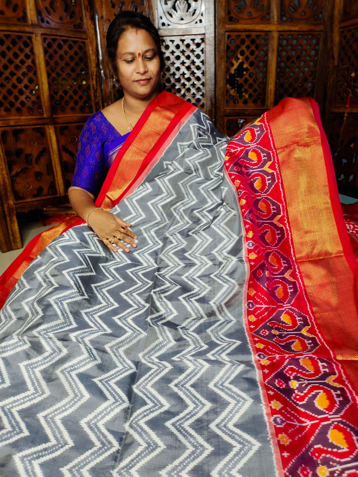 50% offer ikkat pattu sarees 
Silk mark certified