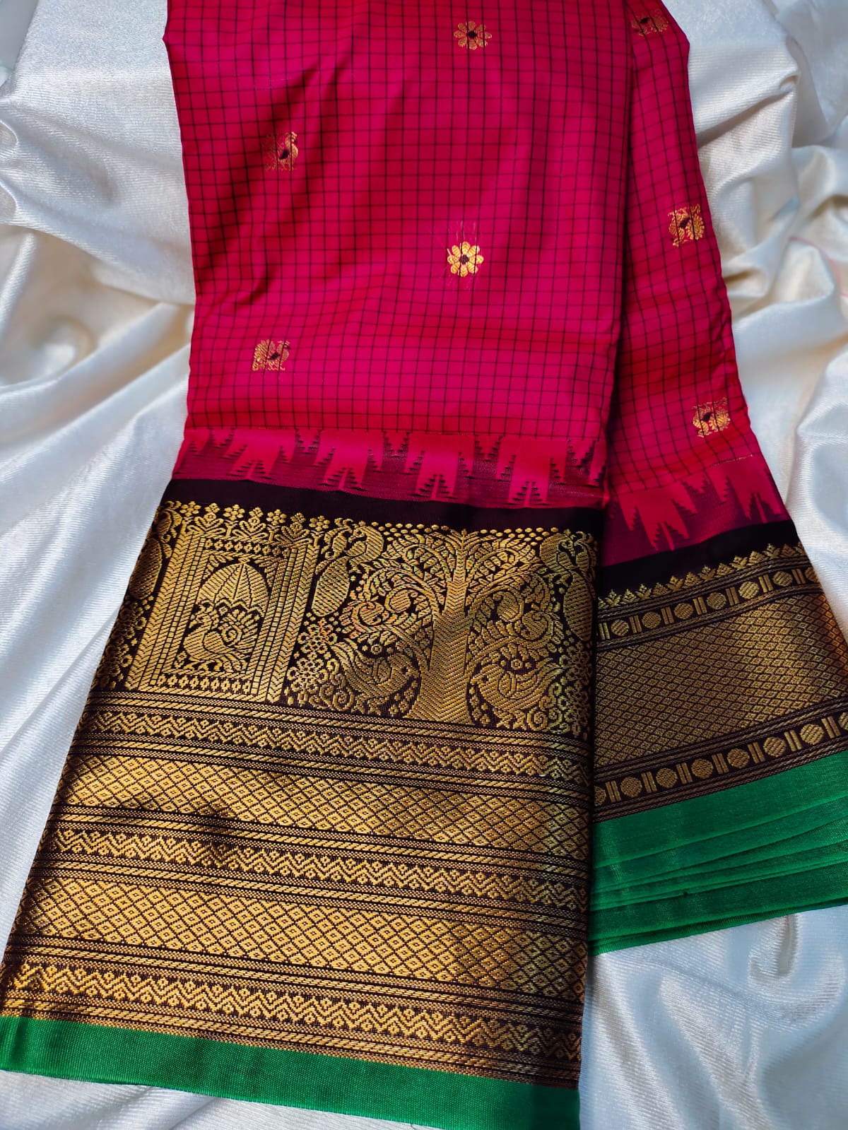 Vitange gadwal silk