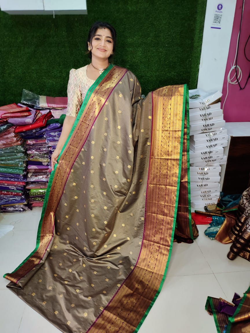 Vitange gadwal silk Saree