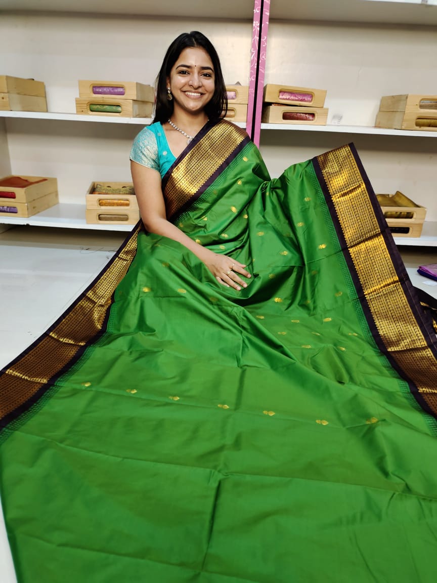 Gadwal offer sarees
