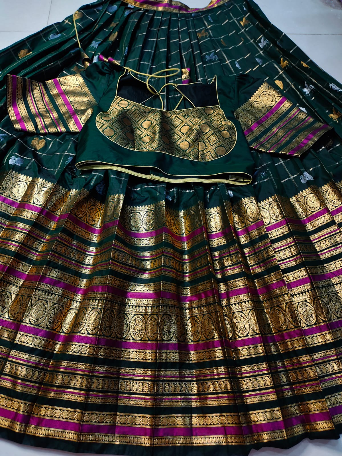 Vintage gadwal lehangas