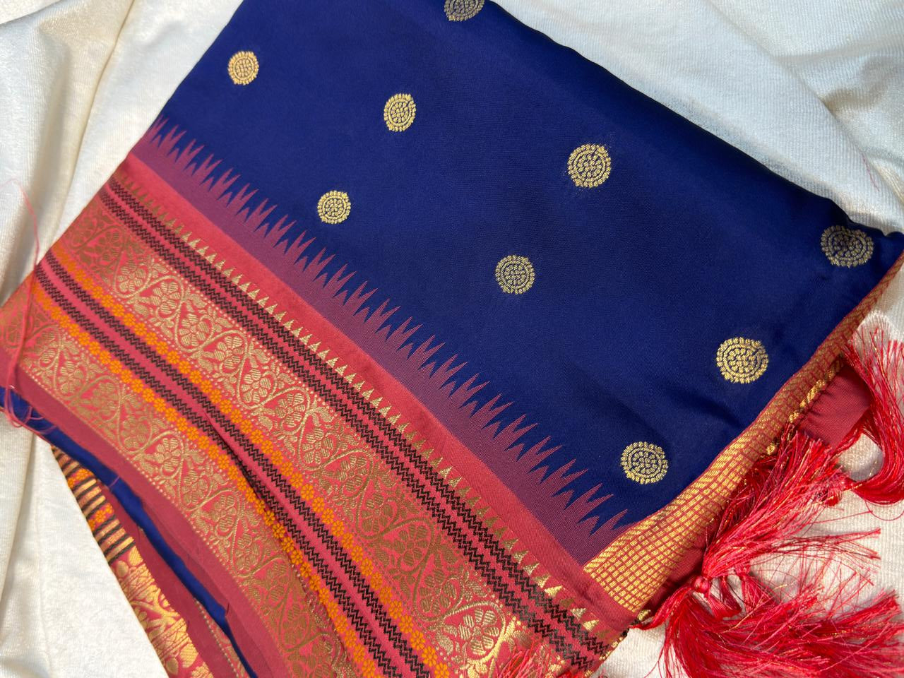 65% offer saree