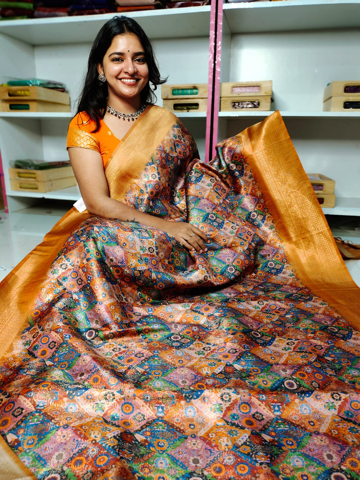 దీపావళికి చీరలు ఆఫర్ చేయండి