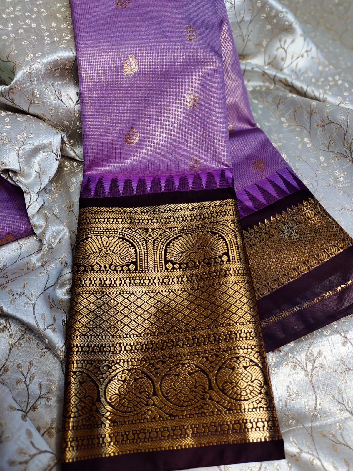 ప్రీమియం వితంగే గద్వాల్ సిల్క్ చీరలు