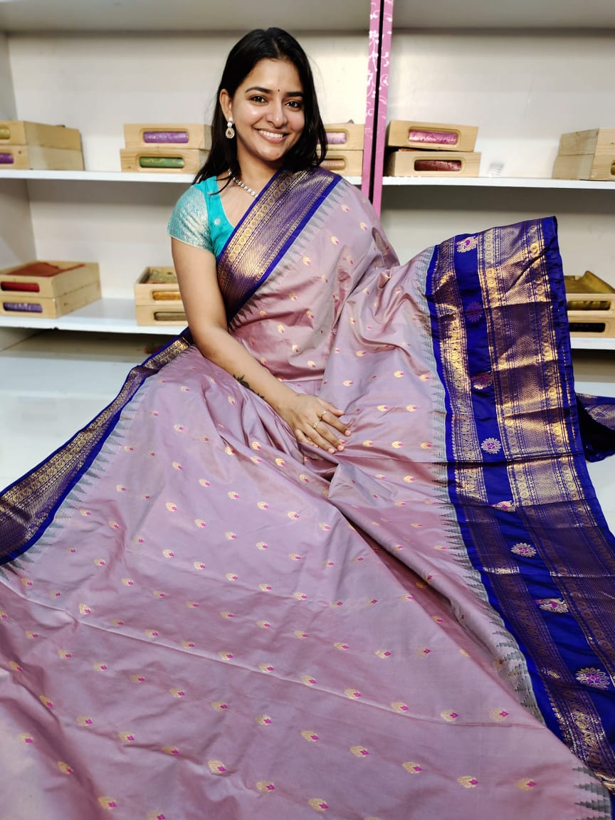 Gadwal offer sarees