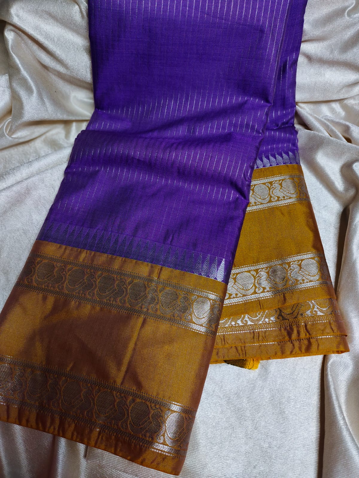 Vitange gadwal silk