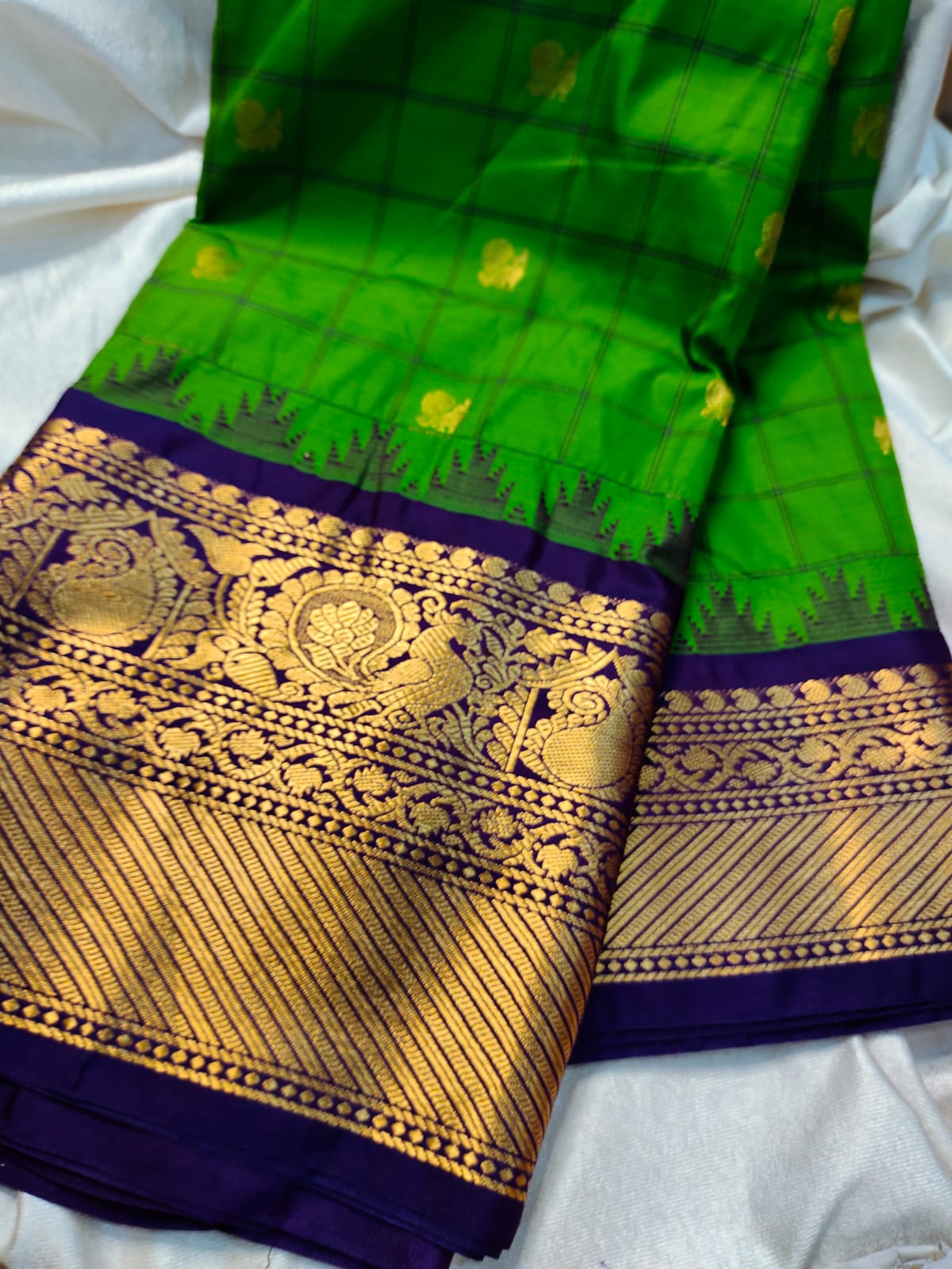 60% offer gadwal sarees
