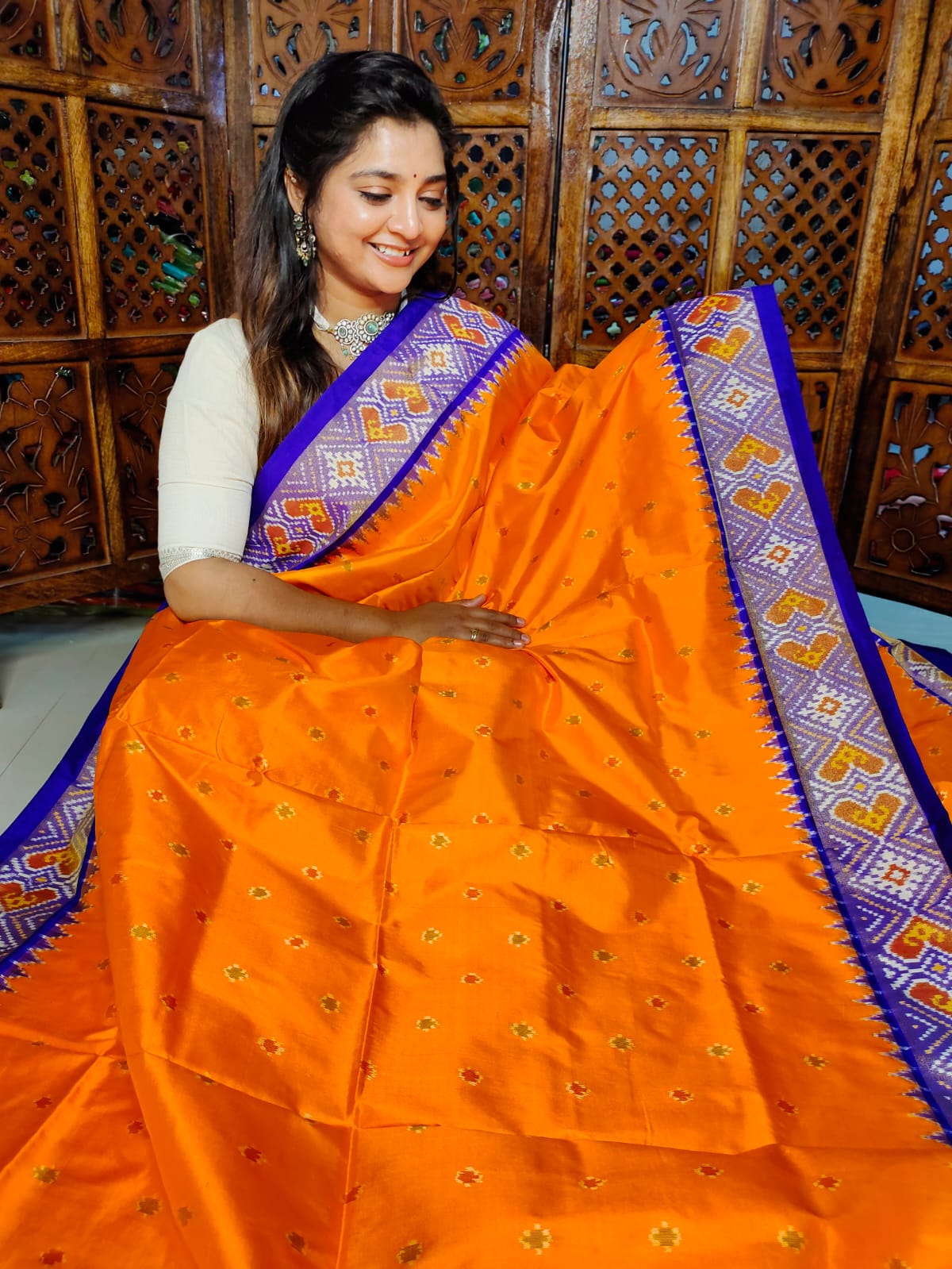 50% offer ikkat pattu sarees 
Silk mark certified