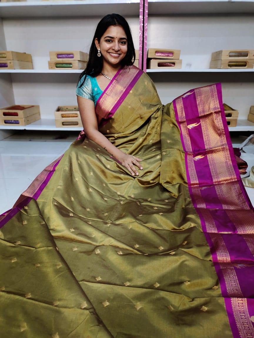 Gadwal offer sarees