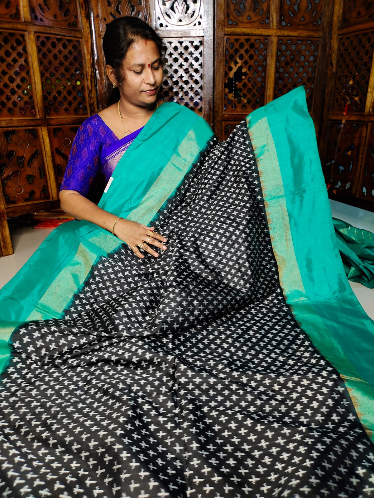 50% offer ikkat pattu sarees 
Silk mark certified