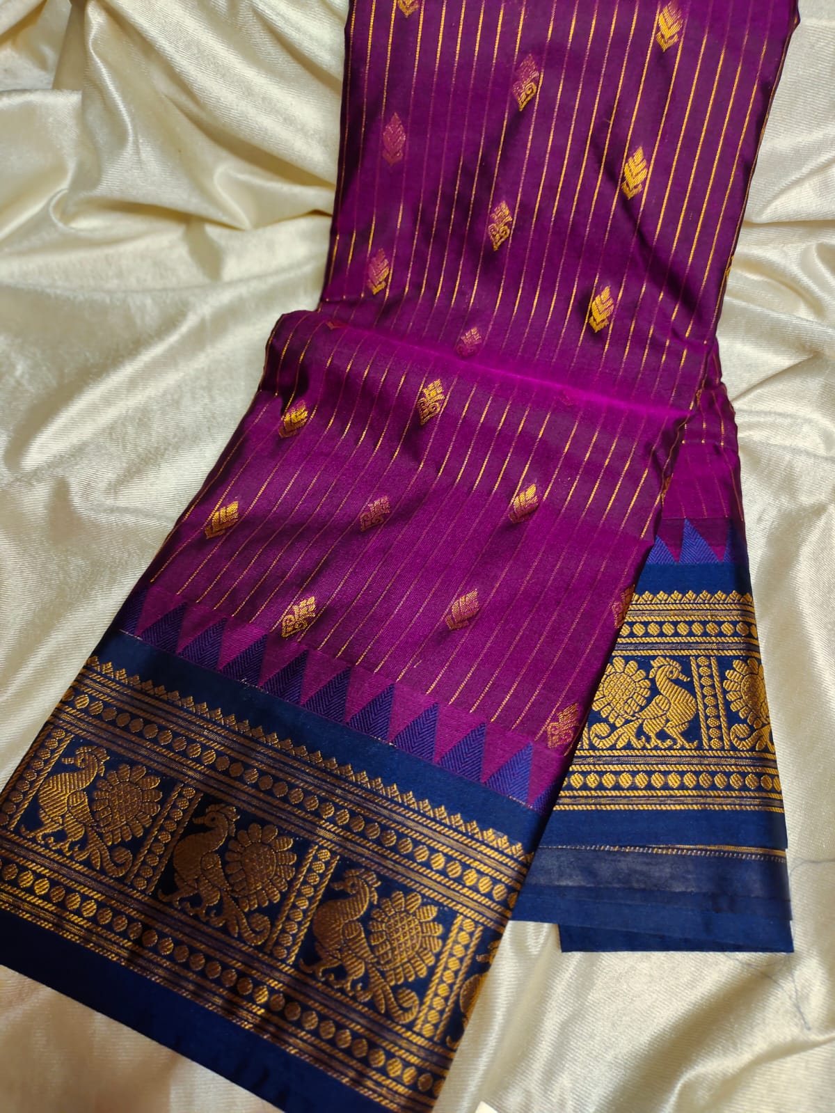 Vitange gadwal silk
