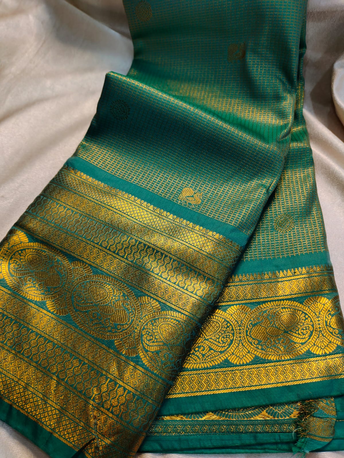 Vintage valli gadwal