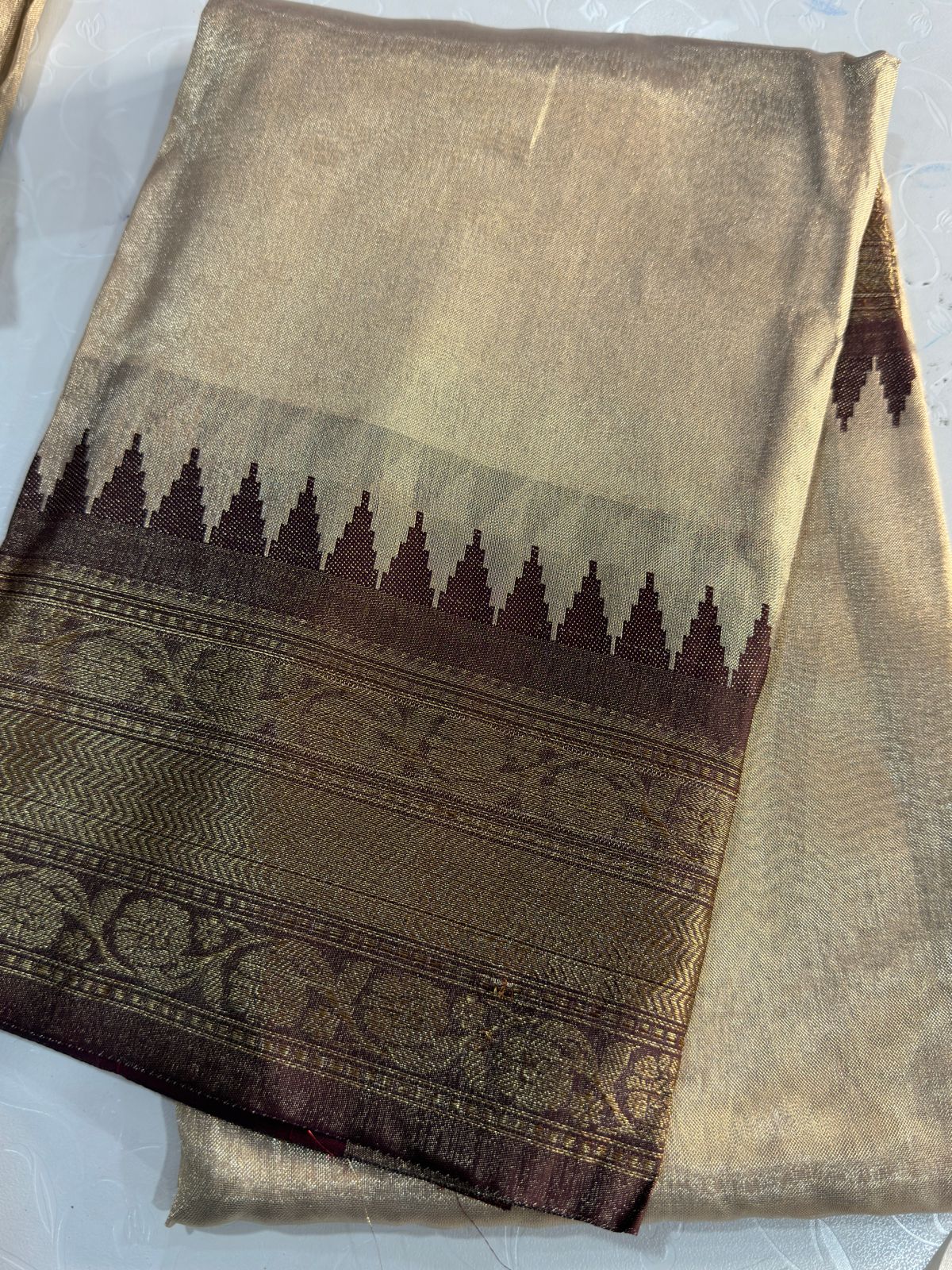 Banarasi tishu