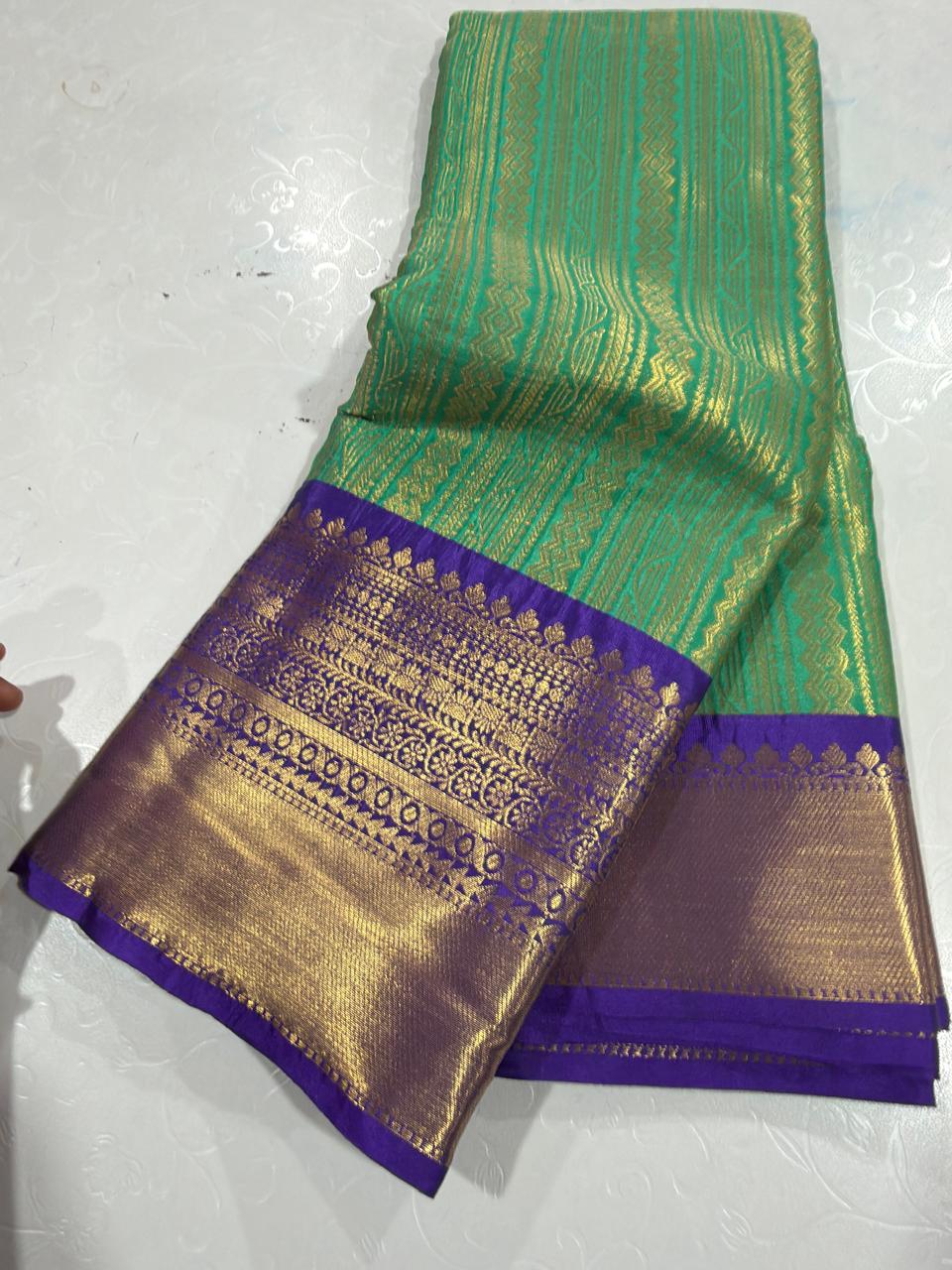 ఫిబ్రవరి అమ్మకం