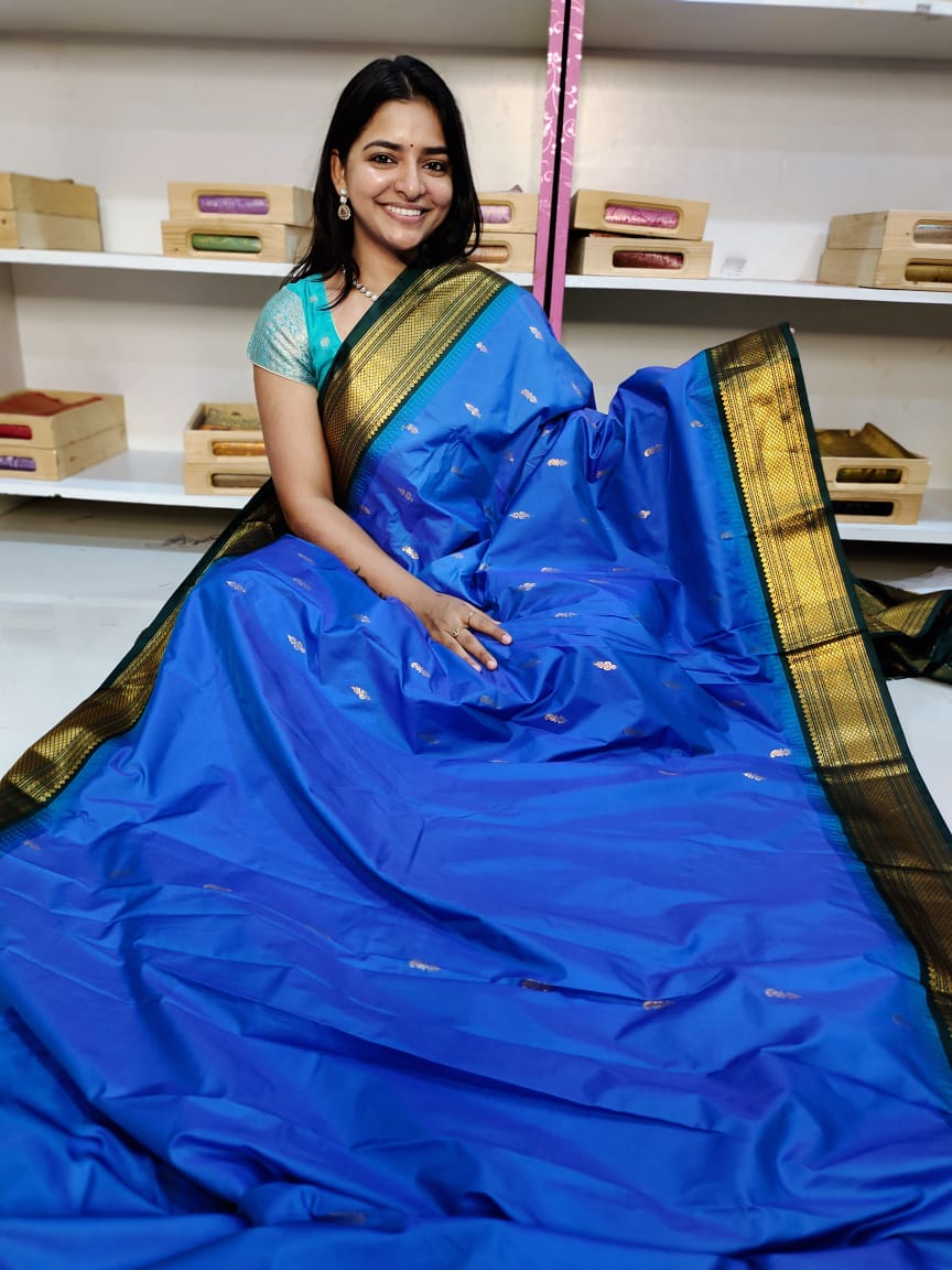 Gadwal offer sarees