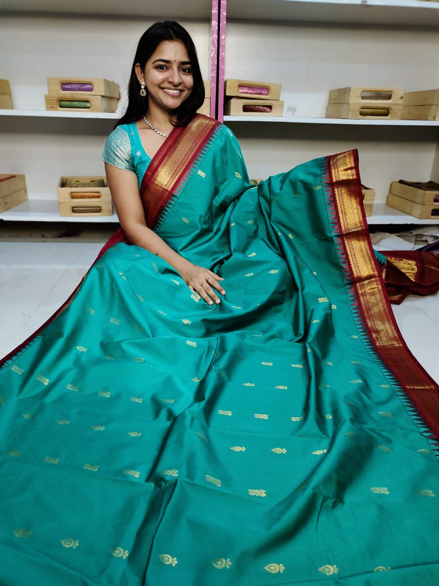 Gadwal offer sarees