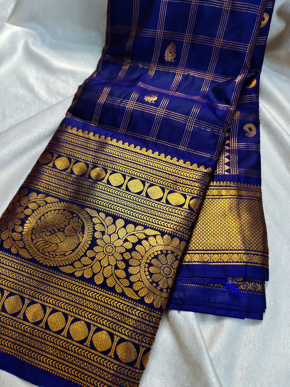 Vintage valli gadwal