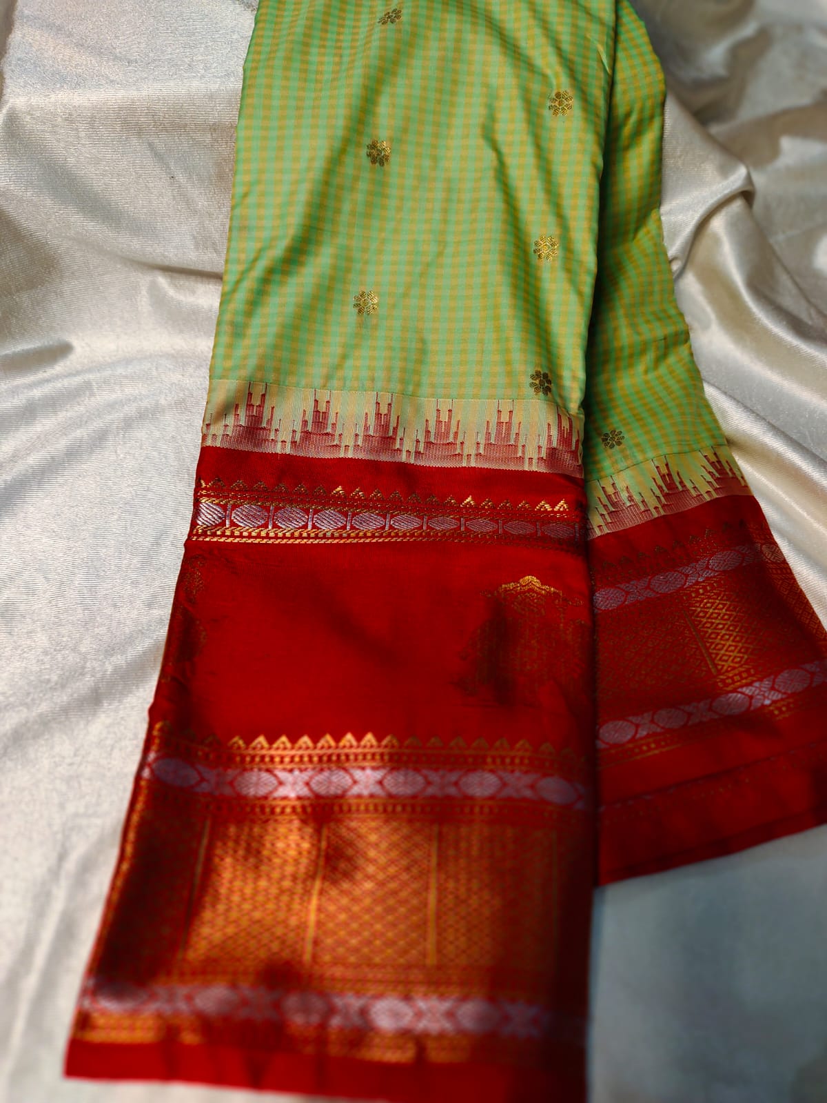 Vitange gadwal silk