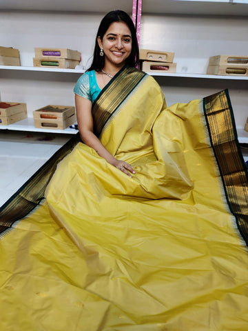 Gadwal offer sarees