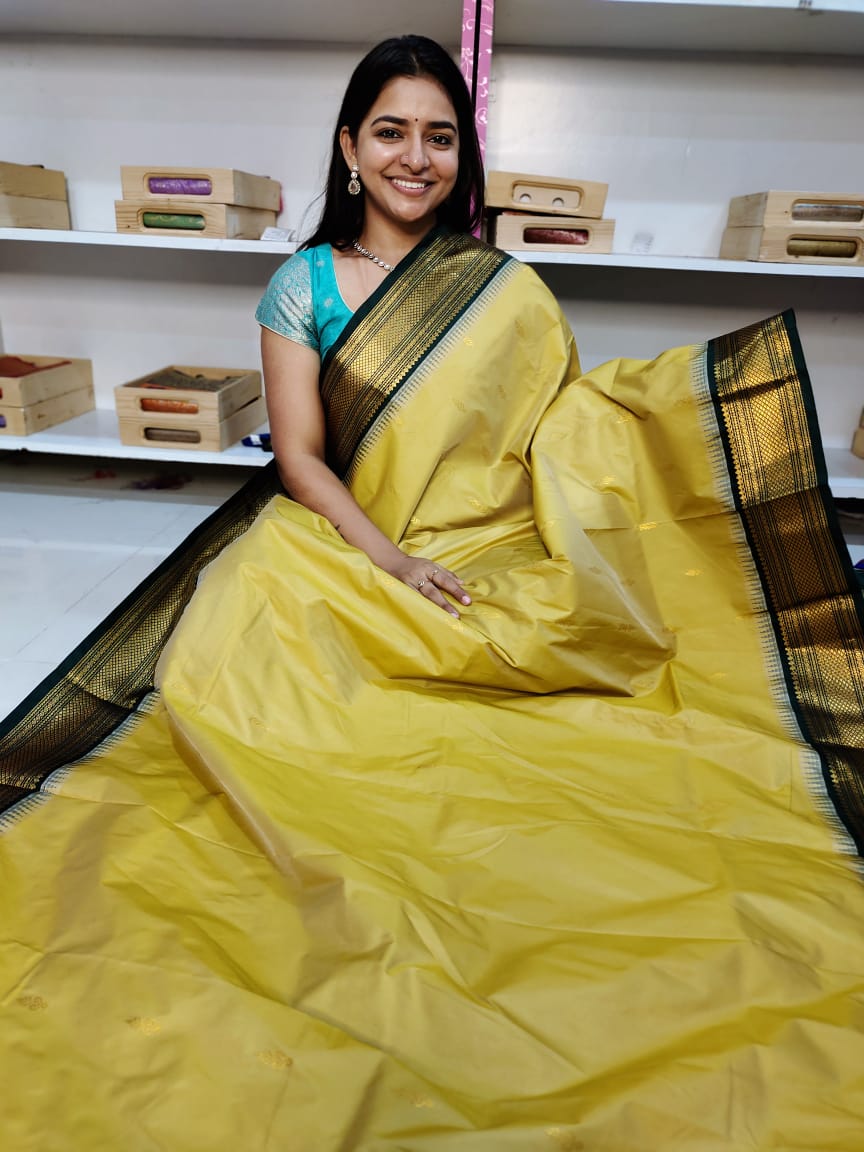 Gadwal offer sarees