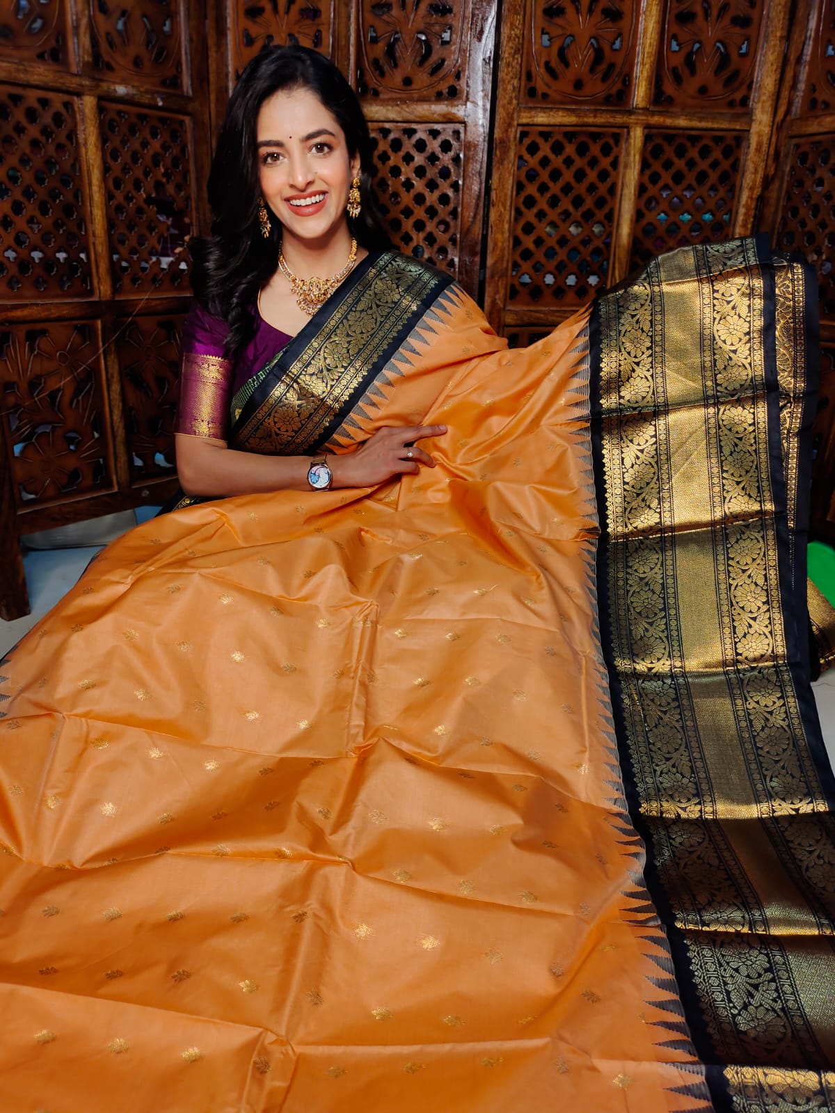 60% గద్వాల్ పట్టును అందిస్తున్నాయి