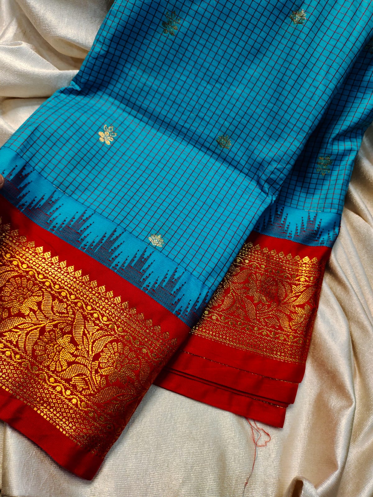 60% offer gadwal sarees