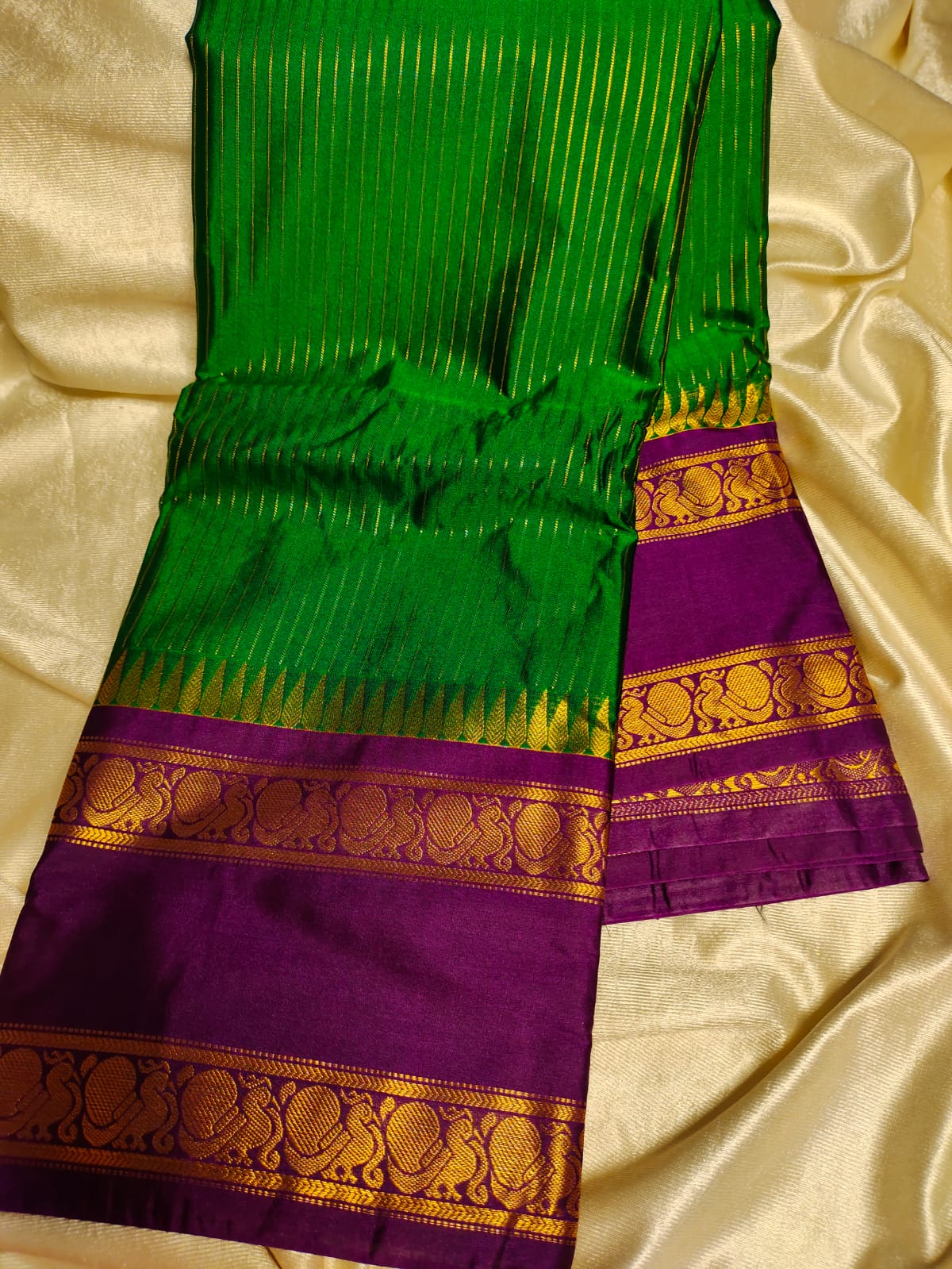 Vitange gadwal silk