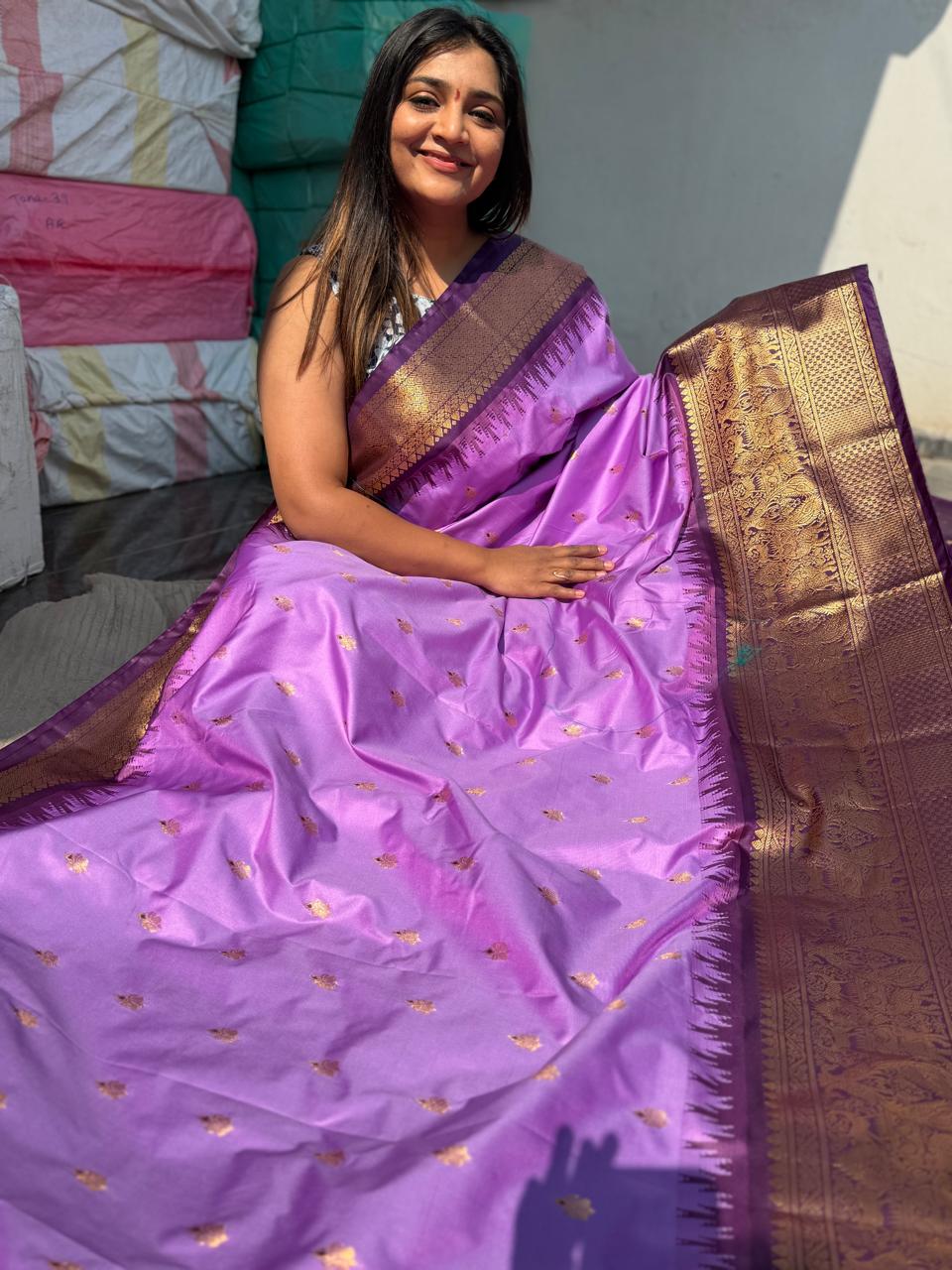 ప్రత్యేకమైన గద్వాల్