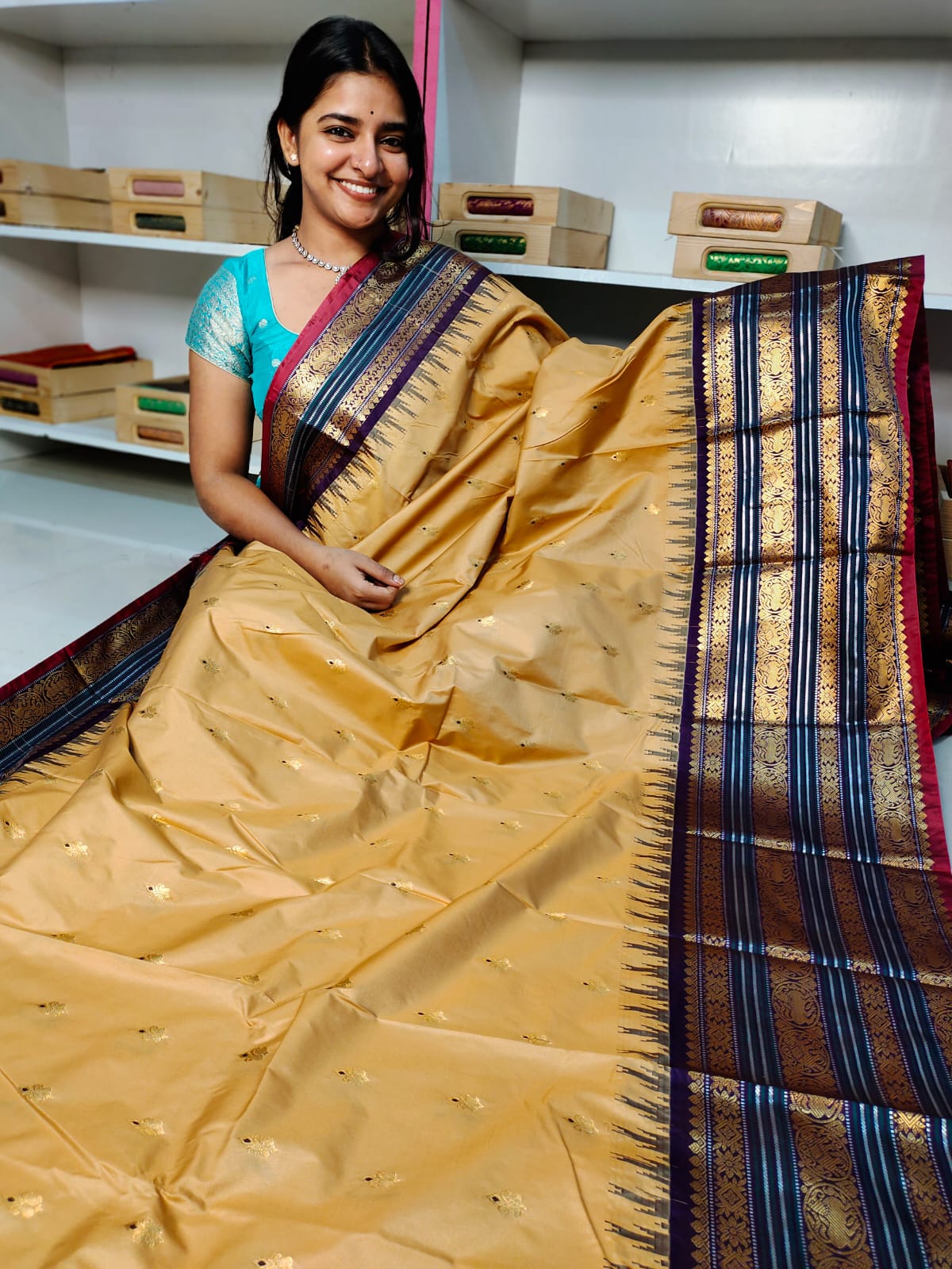 Vitange gadwal silk