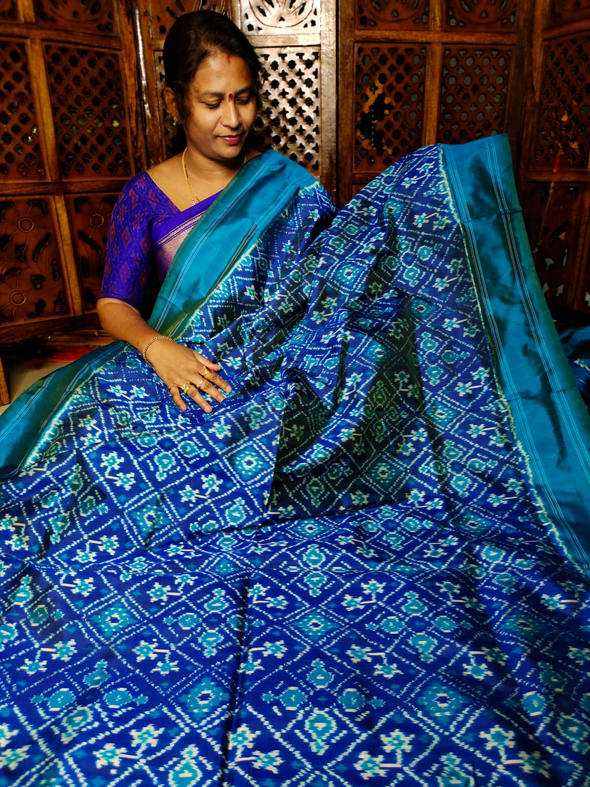 50% offer ikkat pattu sarees 
Silk mark certified