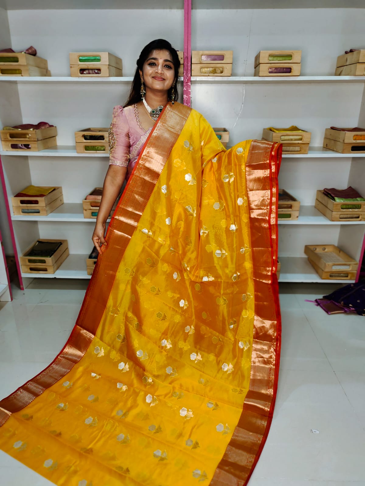 శ్రావణమాసం క్లియరెన్స్ సేల్ ఫ్యాన్సీ చీరలు