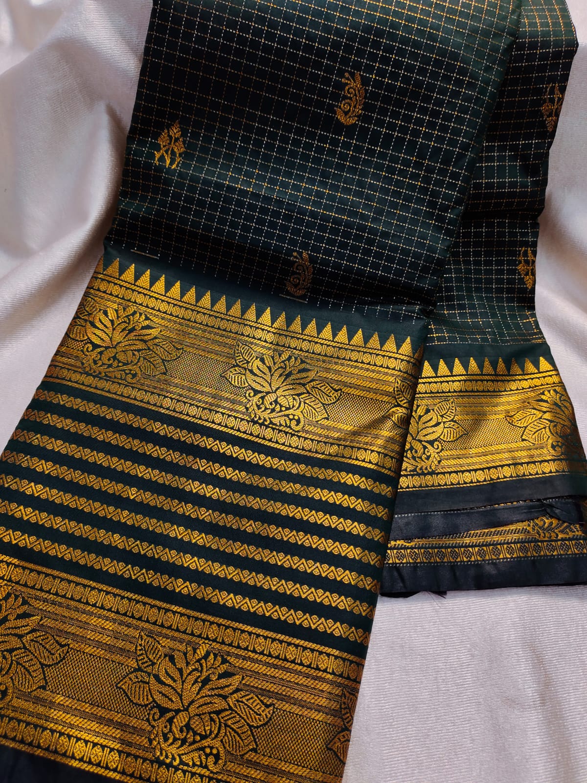 Vintage valli gadwal