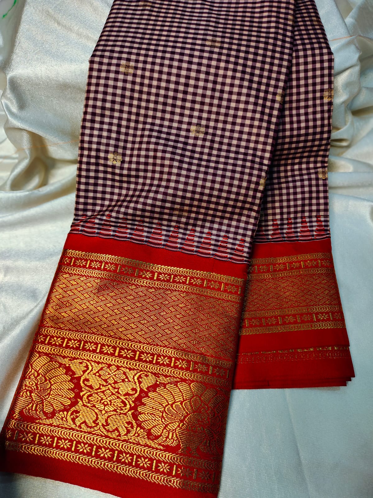 Vitange gadwal silk