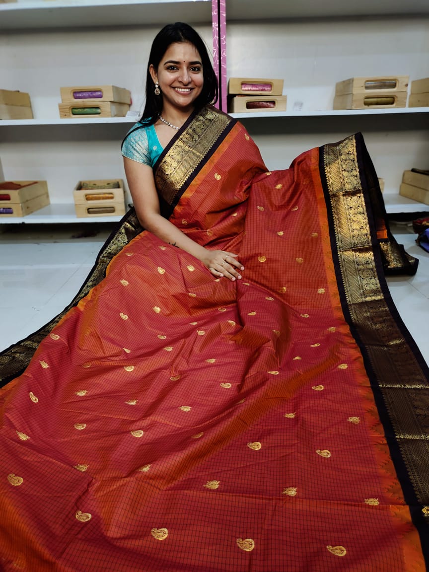 Gadwal offer sarees