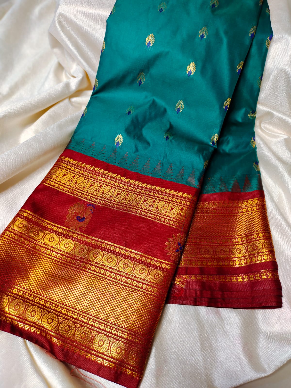 Vitange gadwal silk saree