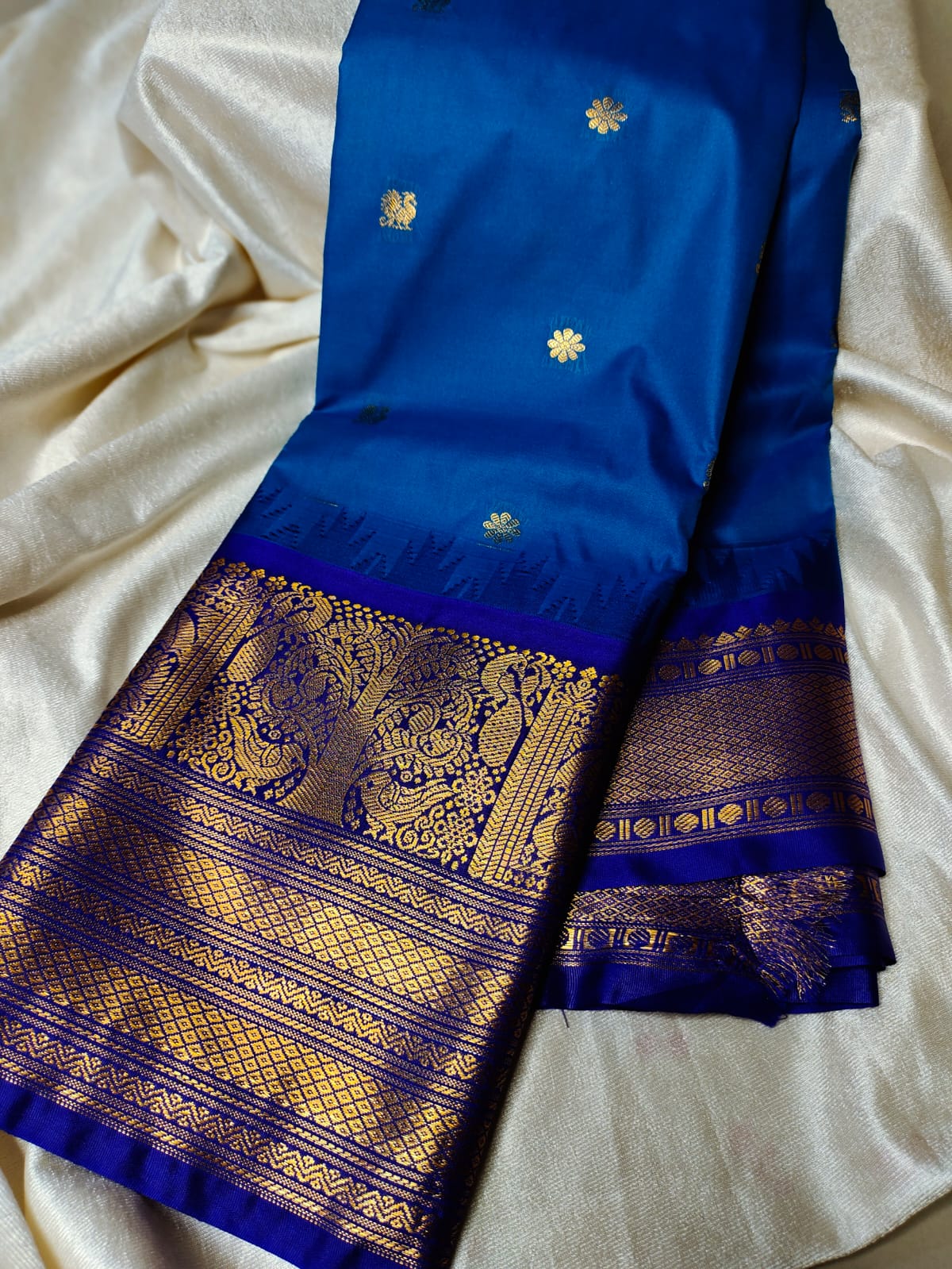 Vitange gadwal silk saree