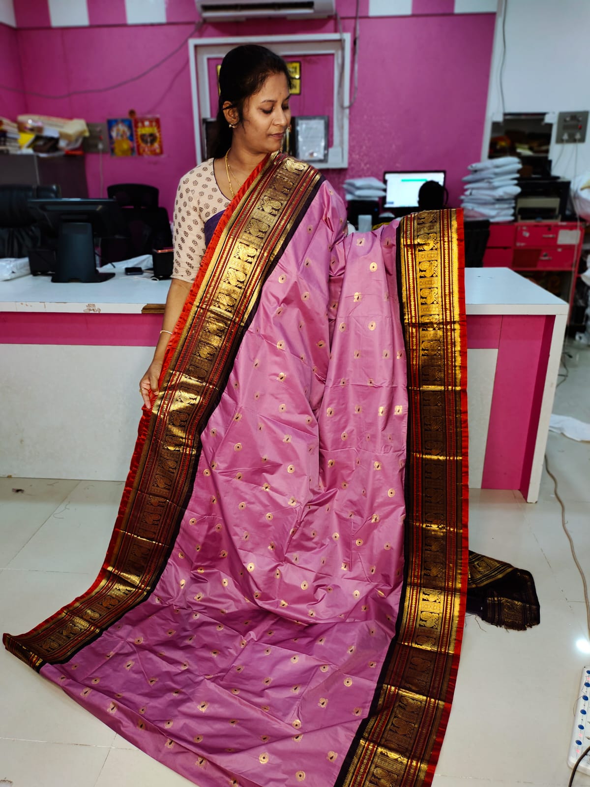 60% offer gadwal saree