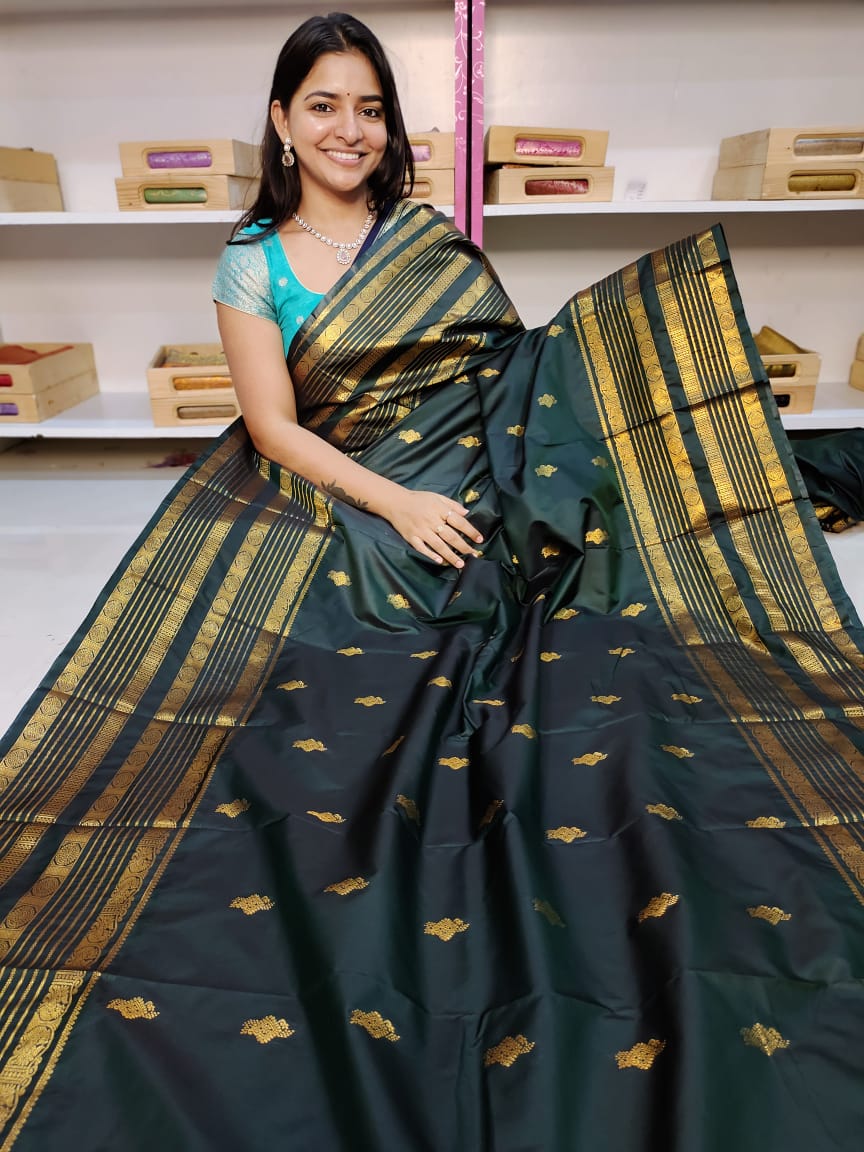 Gadwal offer sarees