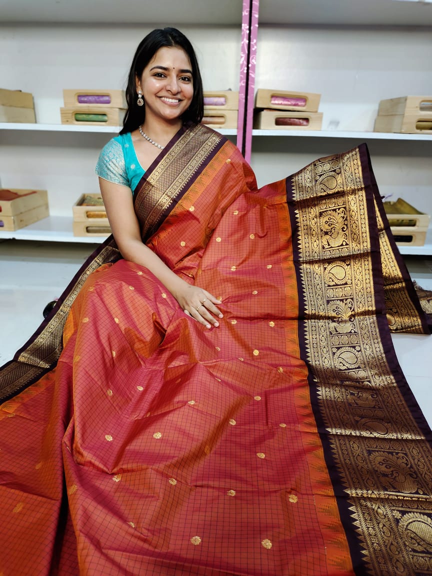 Gadwal offer sarees