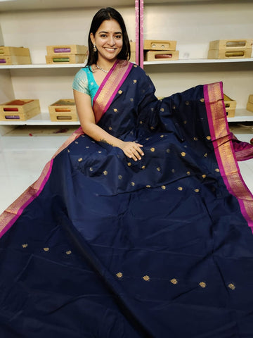 Gadwal offer sarees