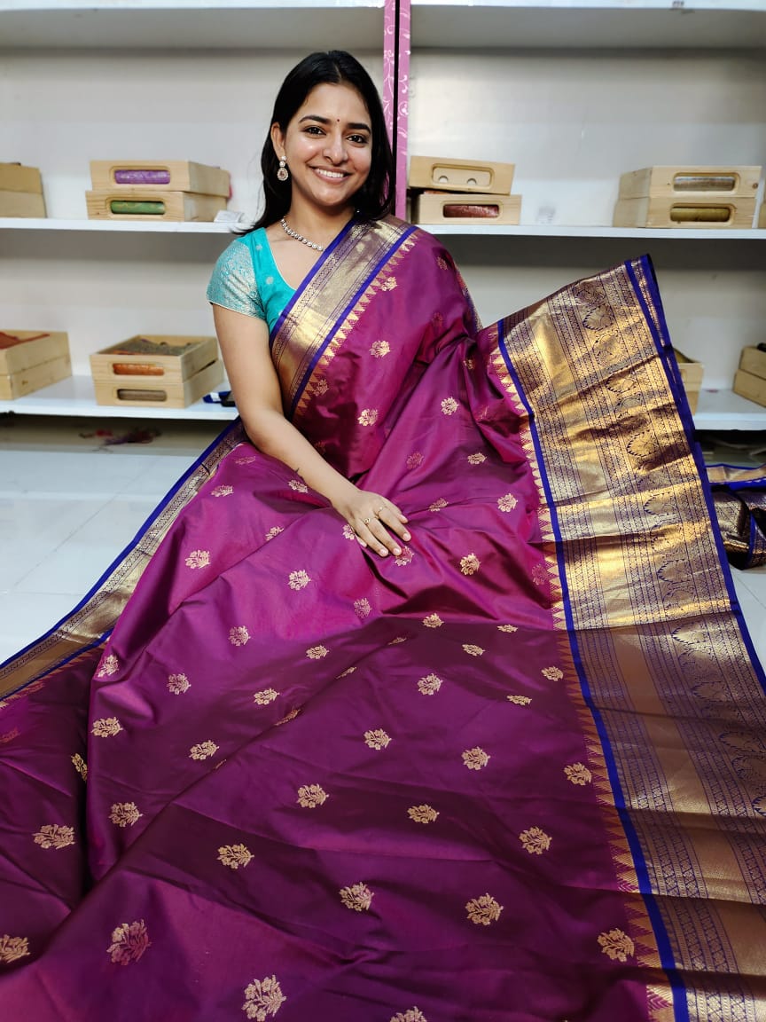 Gadwal offer sarees