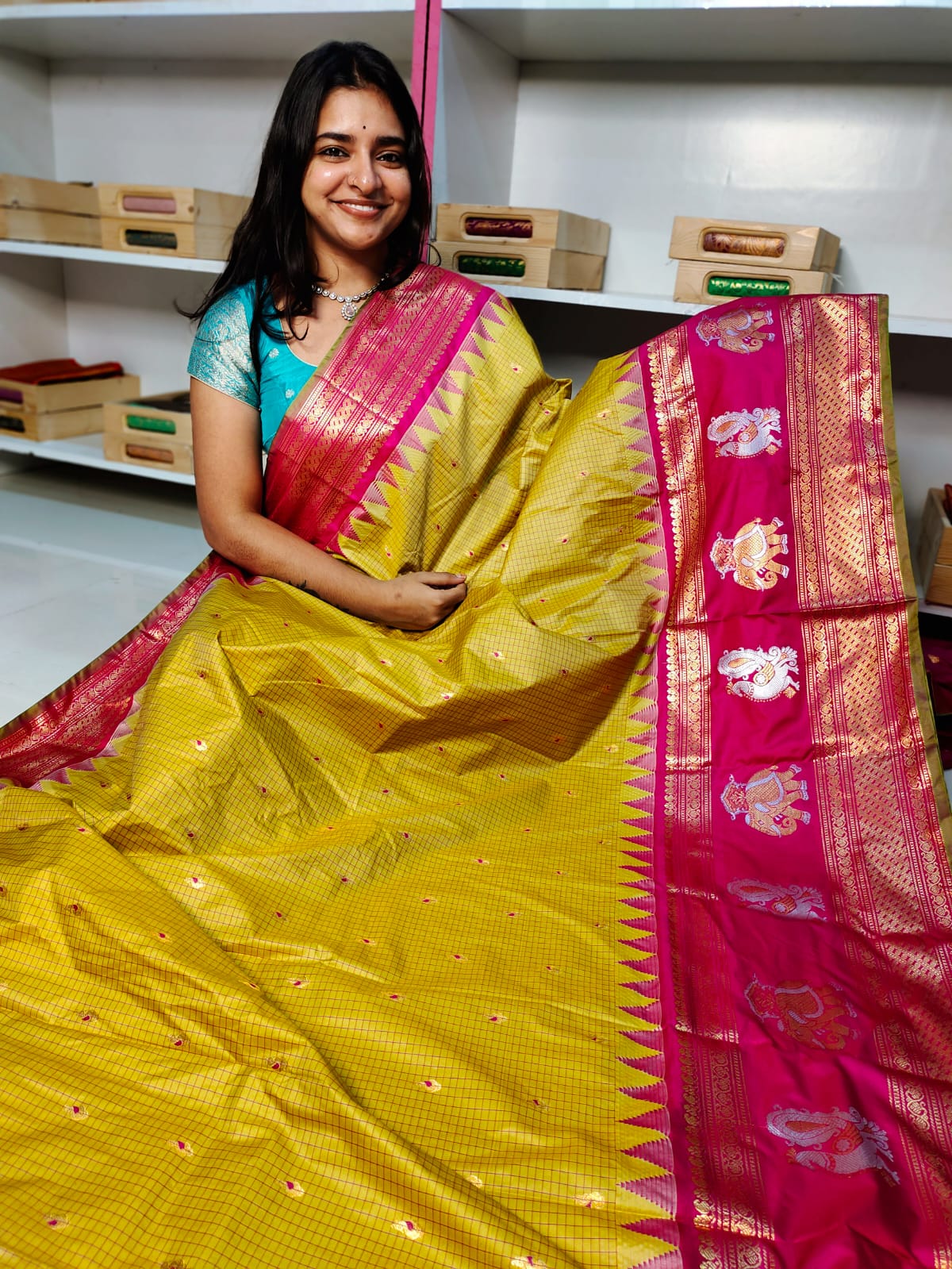 Vitange gadwal silk