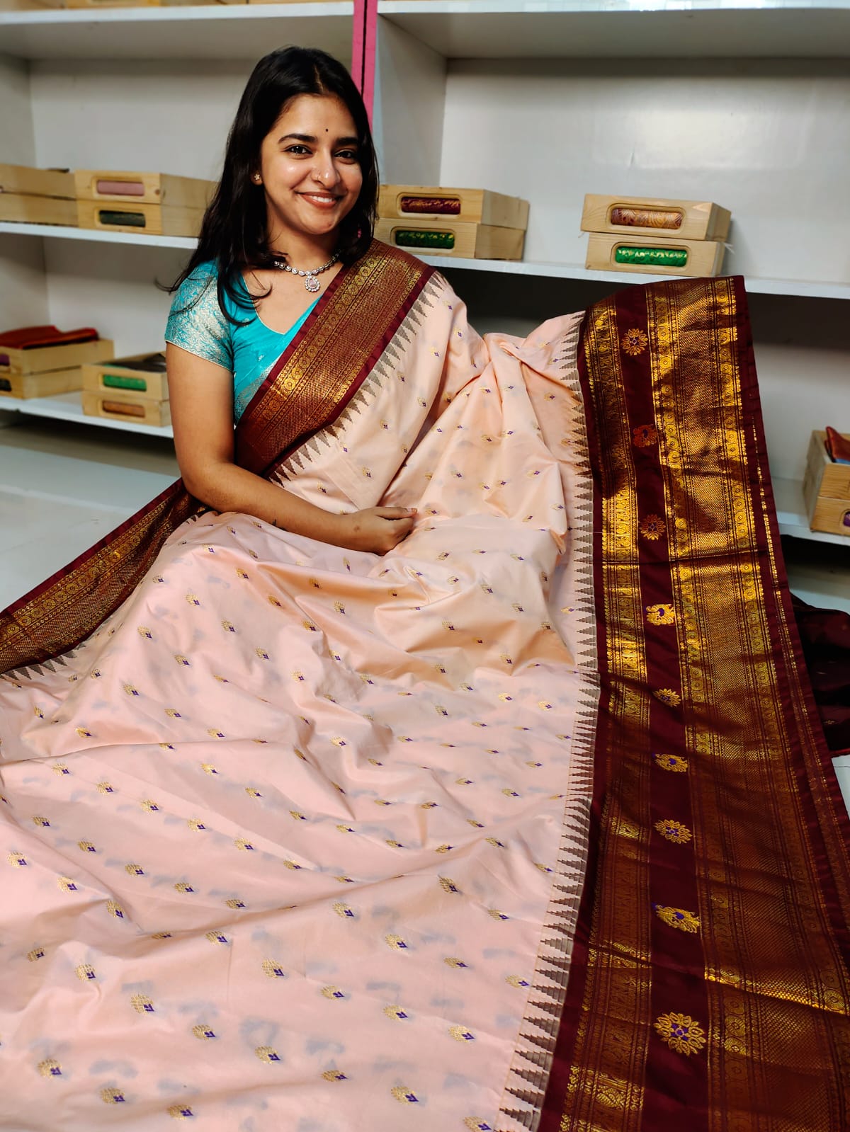 Vitange gadwal silk