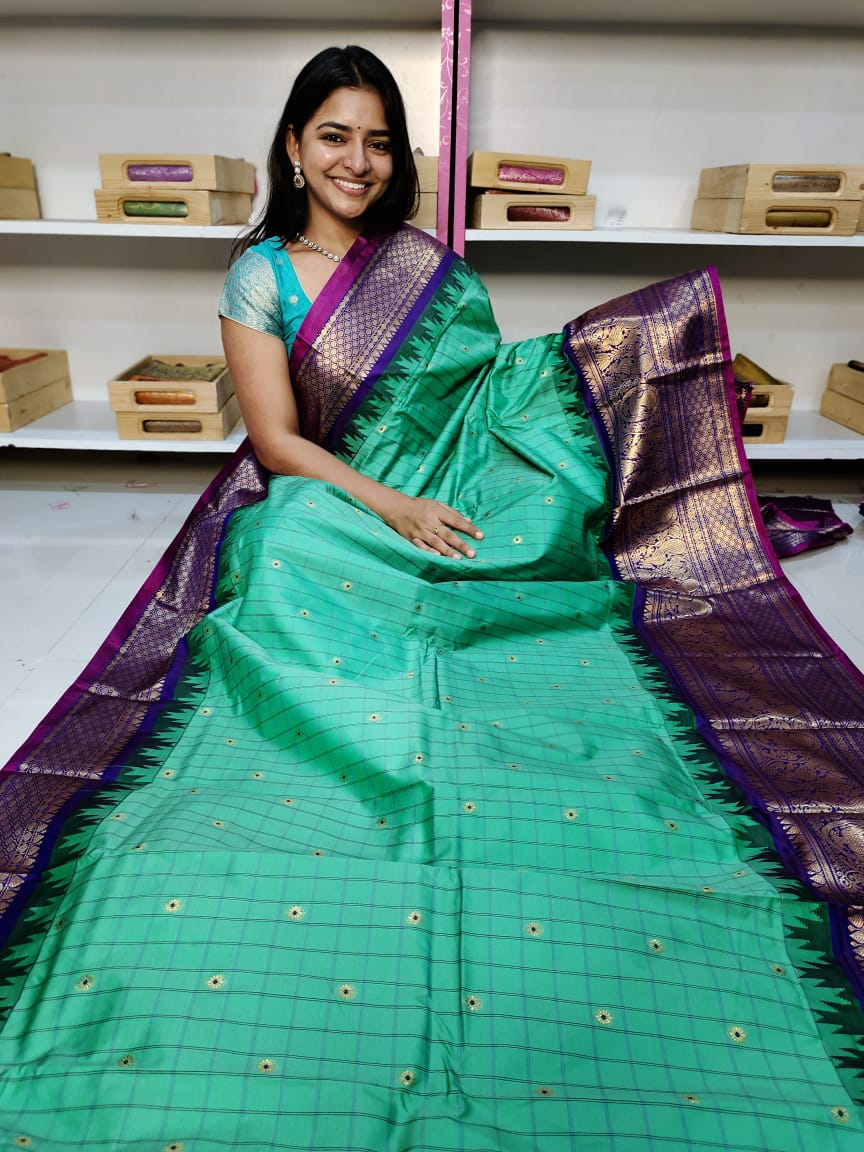 Gadwal offer sarees