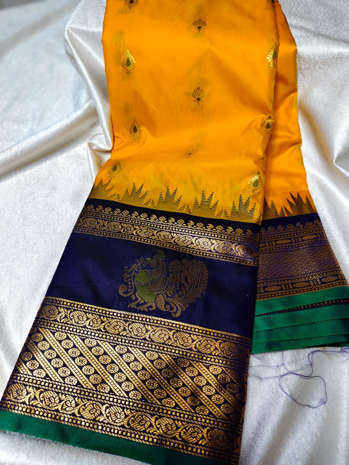 Vitange gadwal silk saree