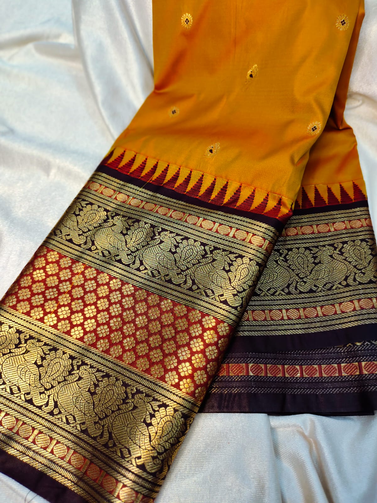 Vintage valli gadwal