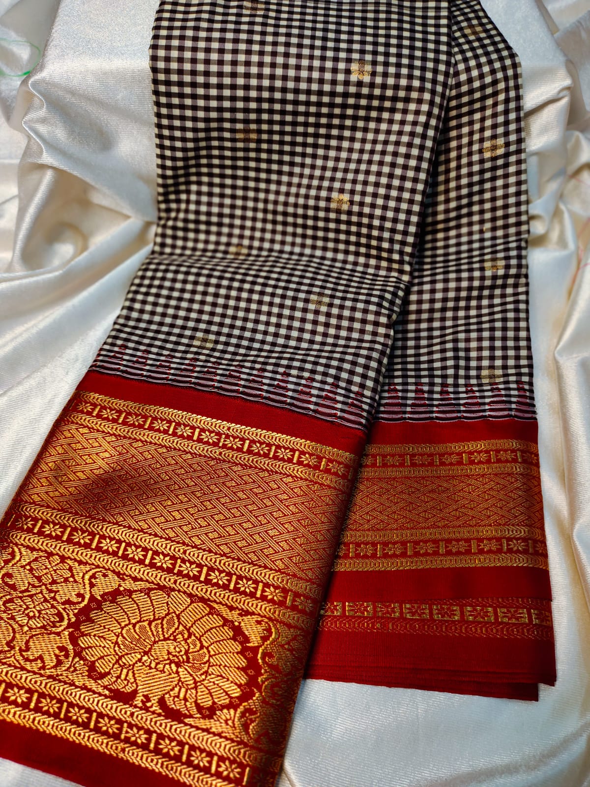 Vitange gadwal silk